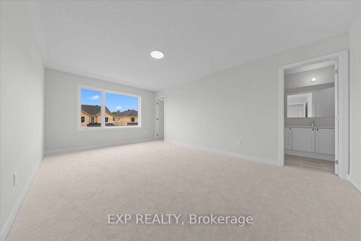 1036 De Pencier Drive Property Photo 29