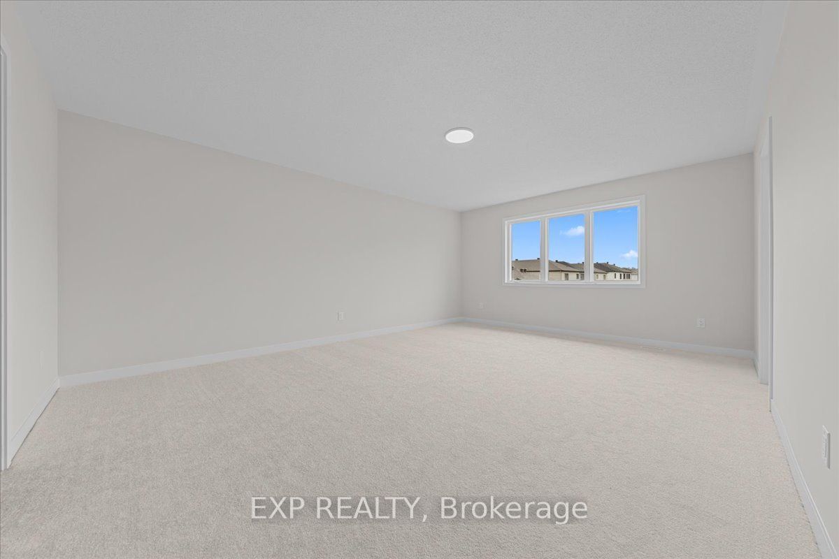 1036 De Pencier Drive Property Photo 31