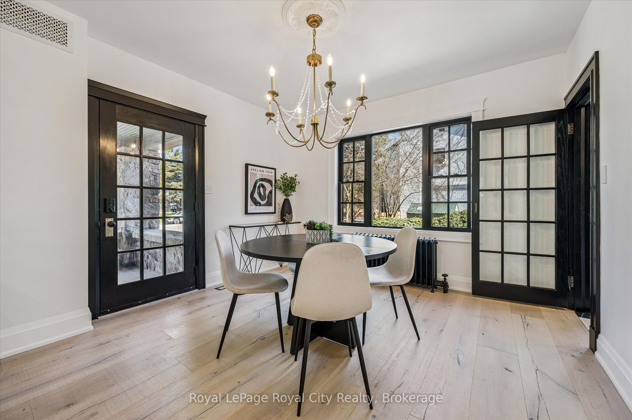 87 University Avenue W Property Photo 13
