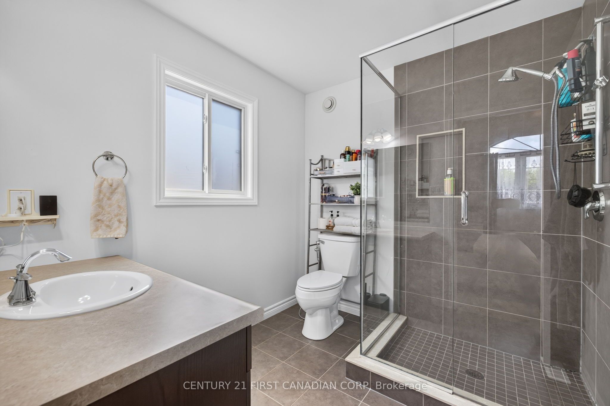 1213 Smither Road Property Photo 28