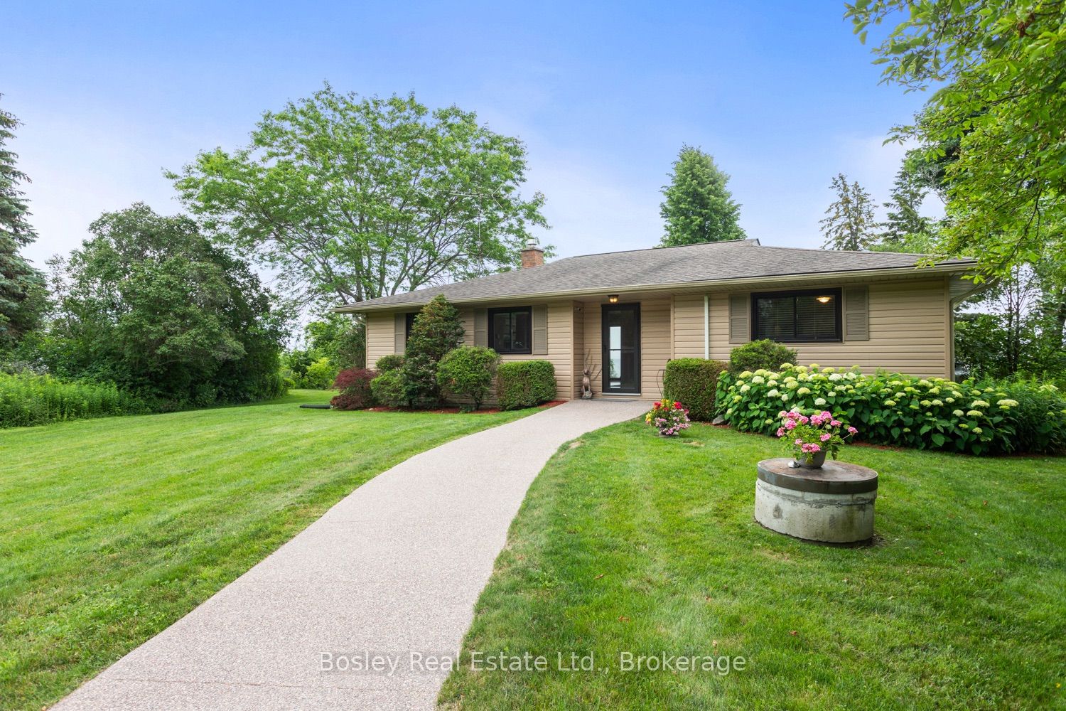 373 Victoria Beach Road Property Photo 6