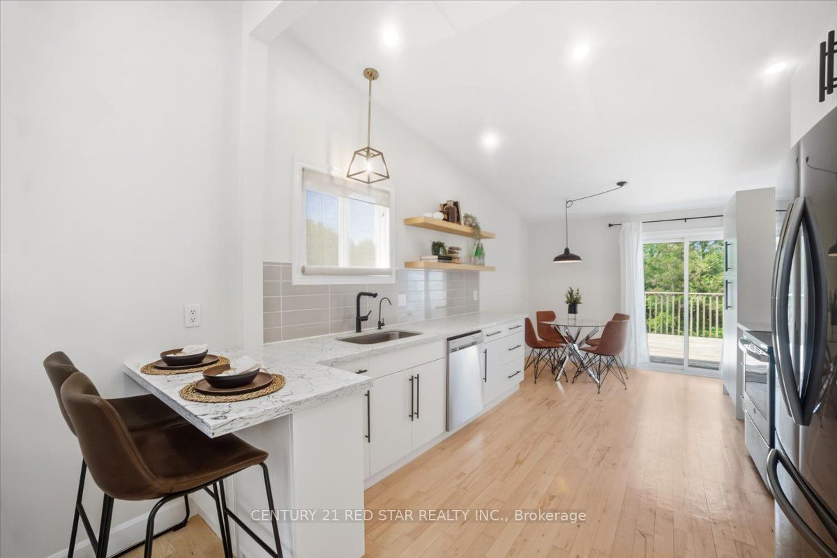 475 Forfar Street E Property Photo 4