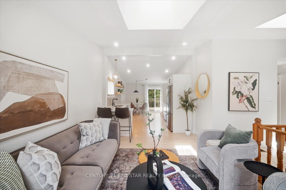 475 Forfar Street E Property Photo 9