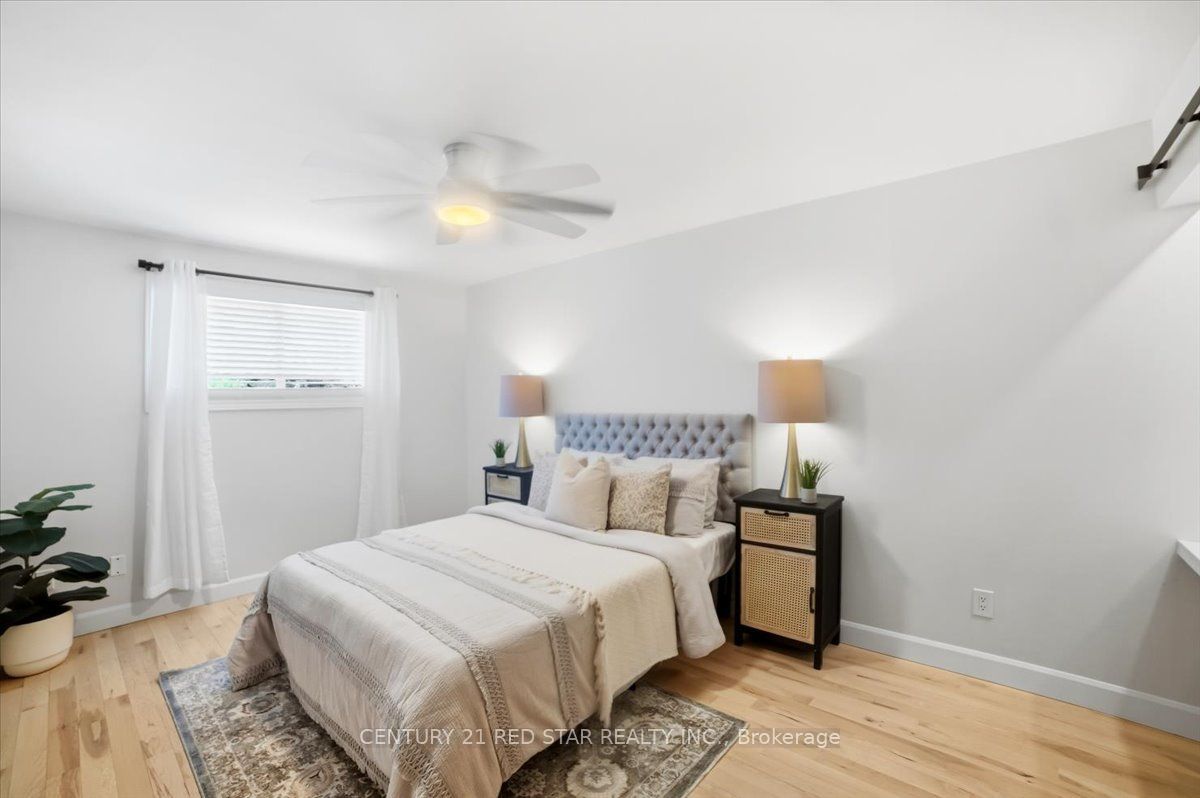 475 Forfar Street E Property Photo 11