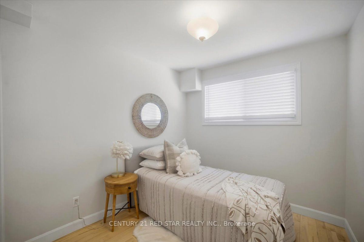 475 Forfar Street E Property Photo 14