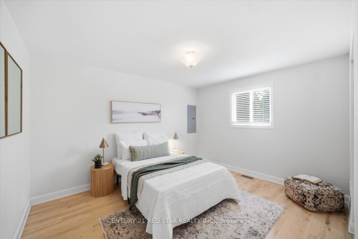 475 Forfar Street E Property Photo 16