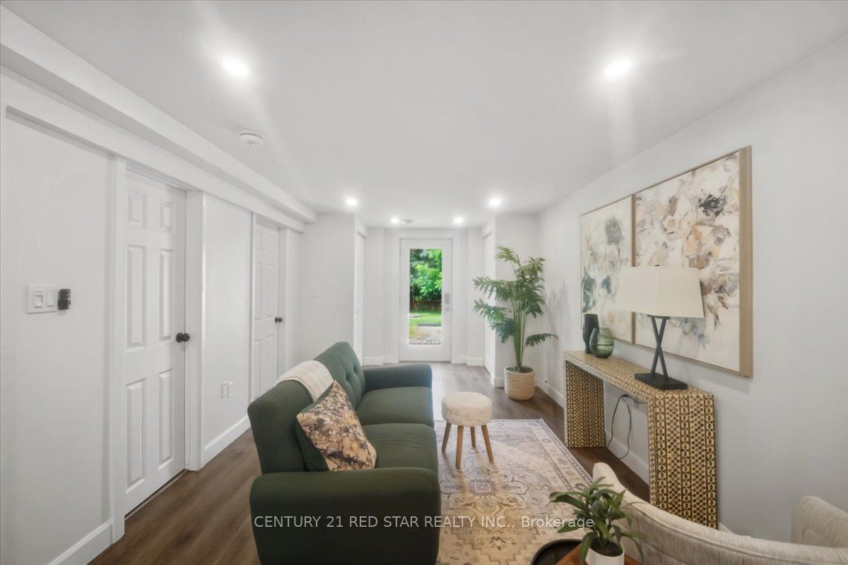 475 Forfar Street E Property Photo 20