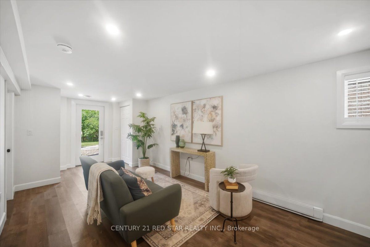 475 Forfar Street E Property Photo 21