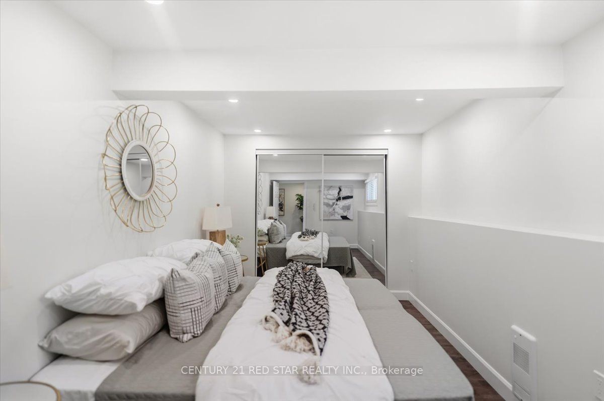 475 Forfar Street E Property Photo 24
