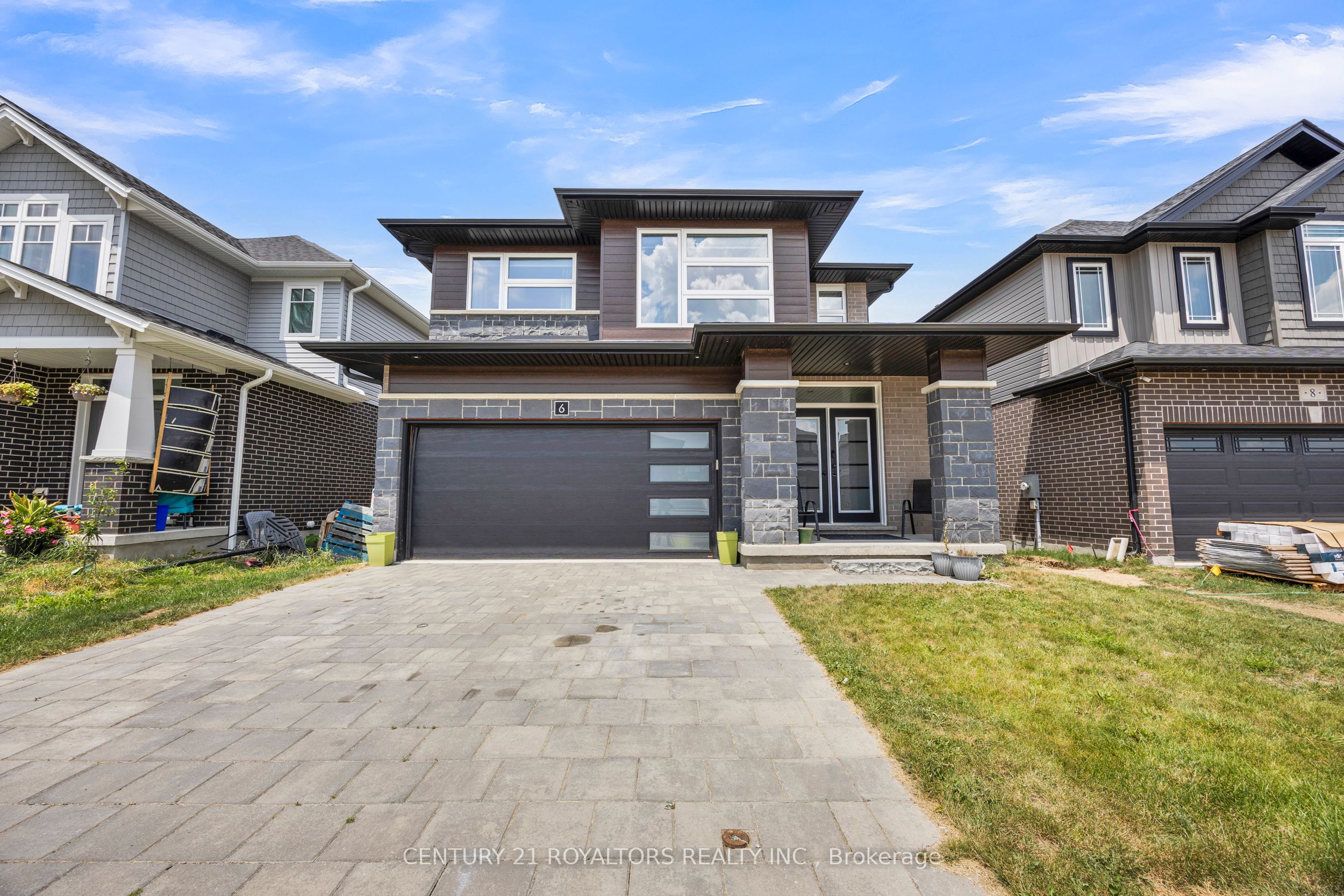 6 Sutherland Crescent Property Photo 1