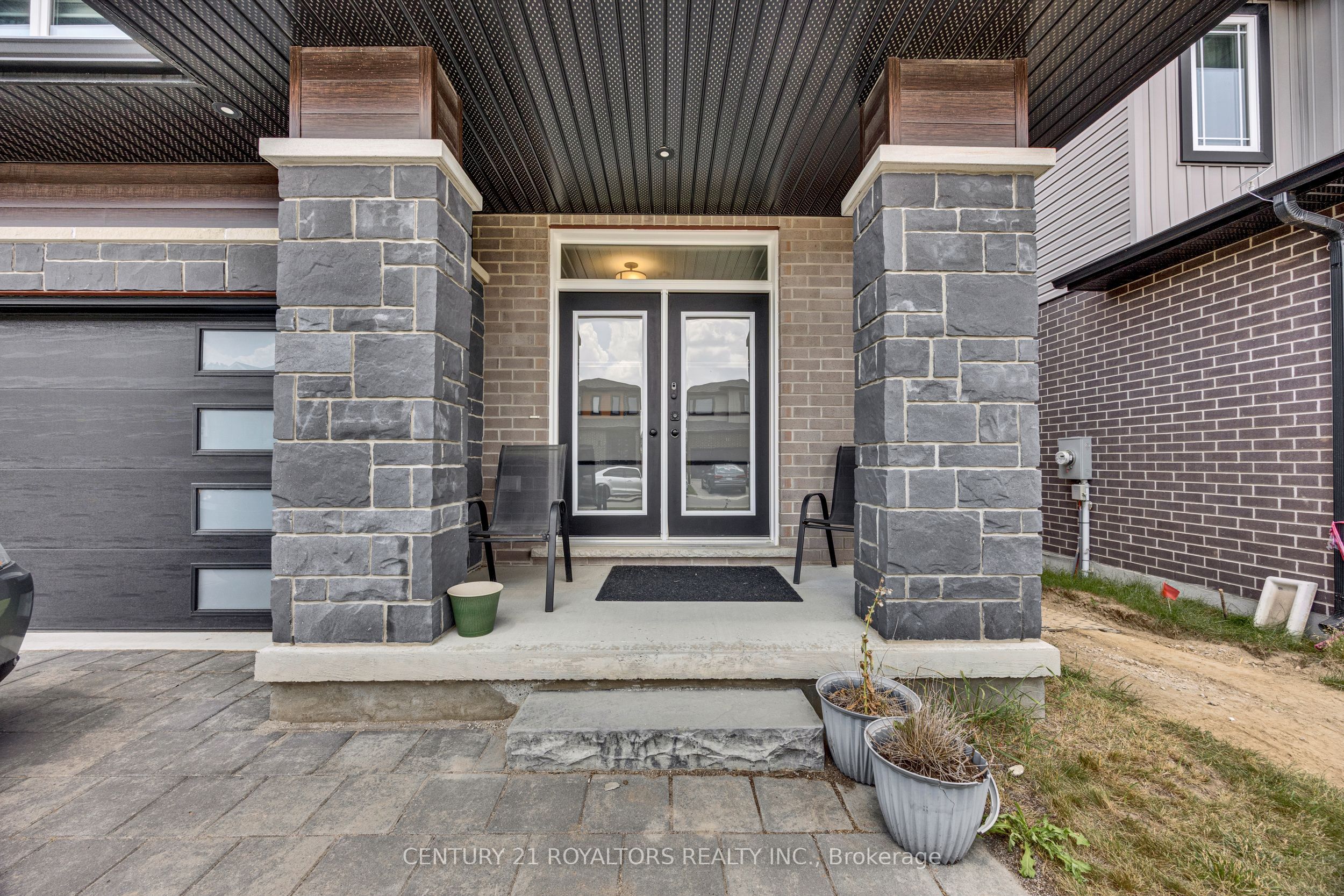 6 Sutherland Crescent Property Photo 4