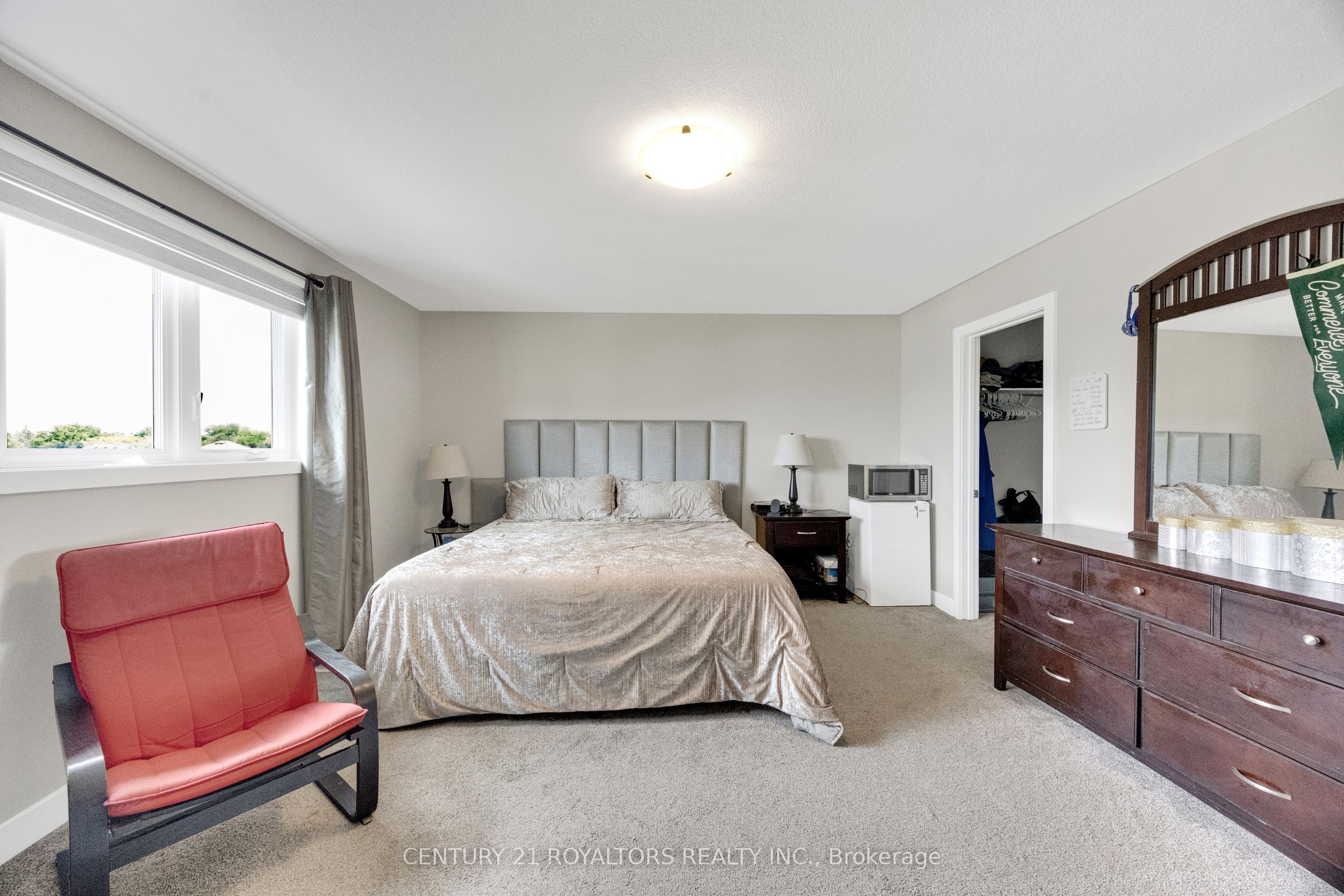 6 Sutherland Crescent Property Photo 24