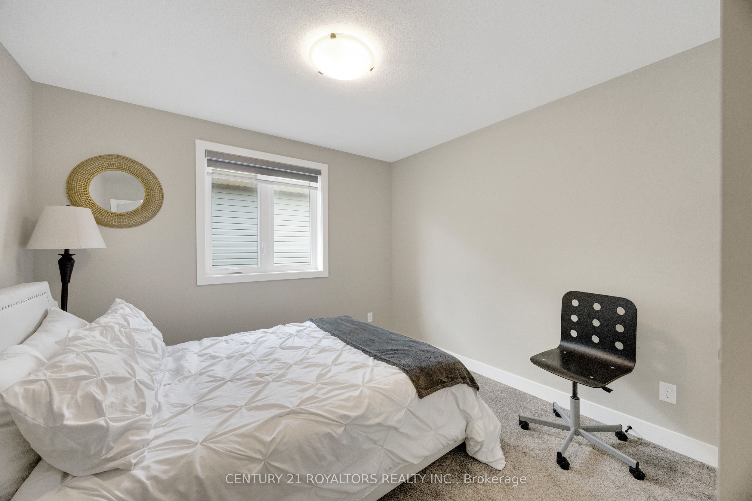 6 Sutherland Crescent Property Photo 33