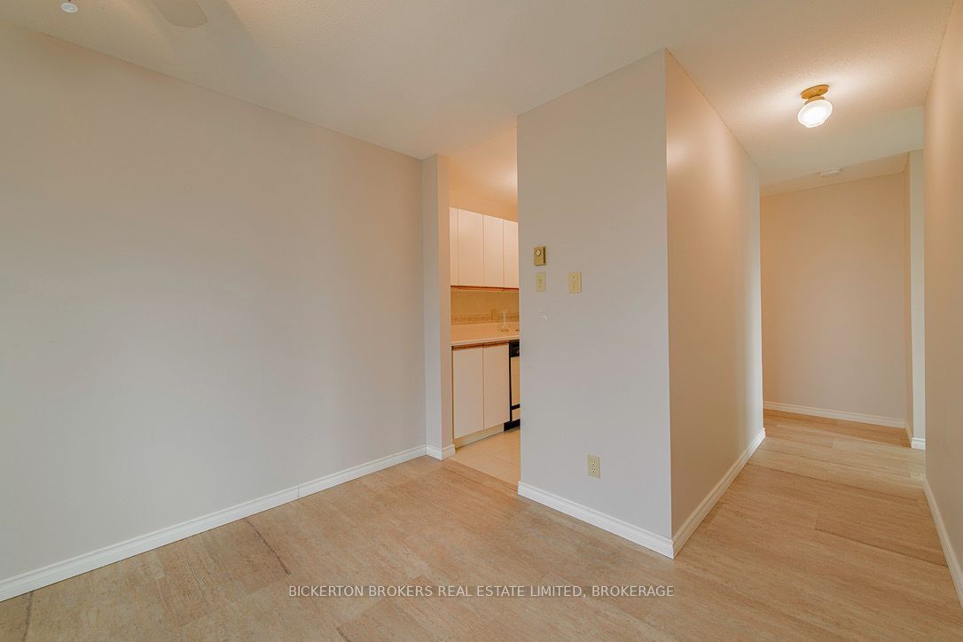 550 Talbot Place 301 Property Photo 15