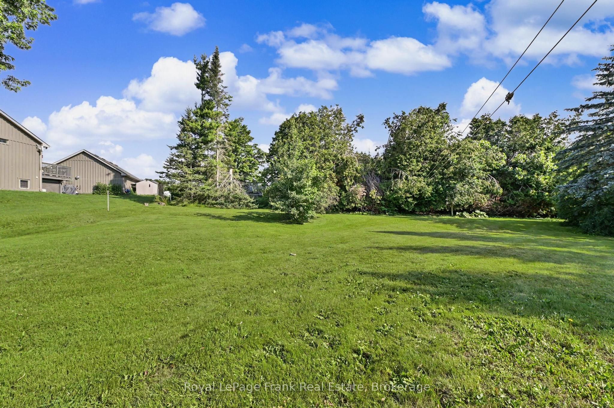 1834 7th Line Property Photo 6