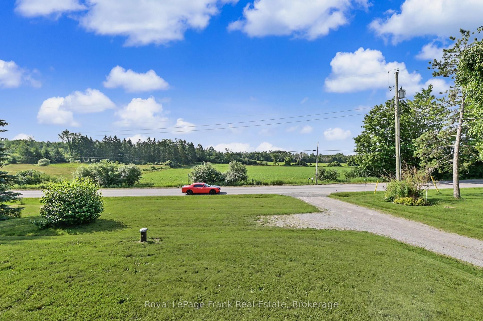 1834 7th Line Property Photo 8