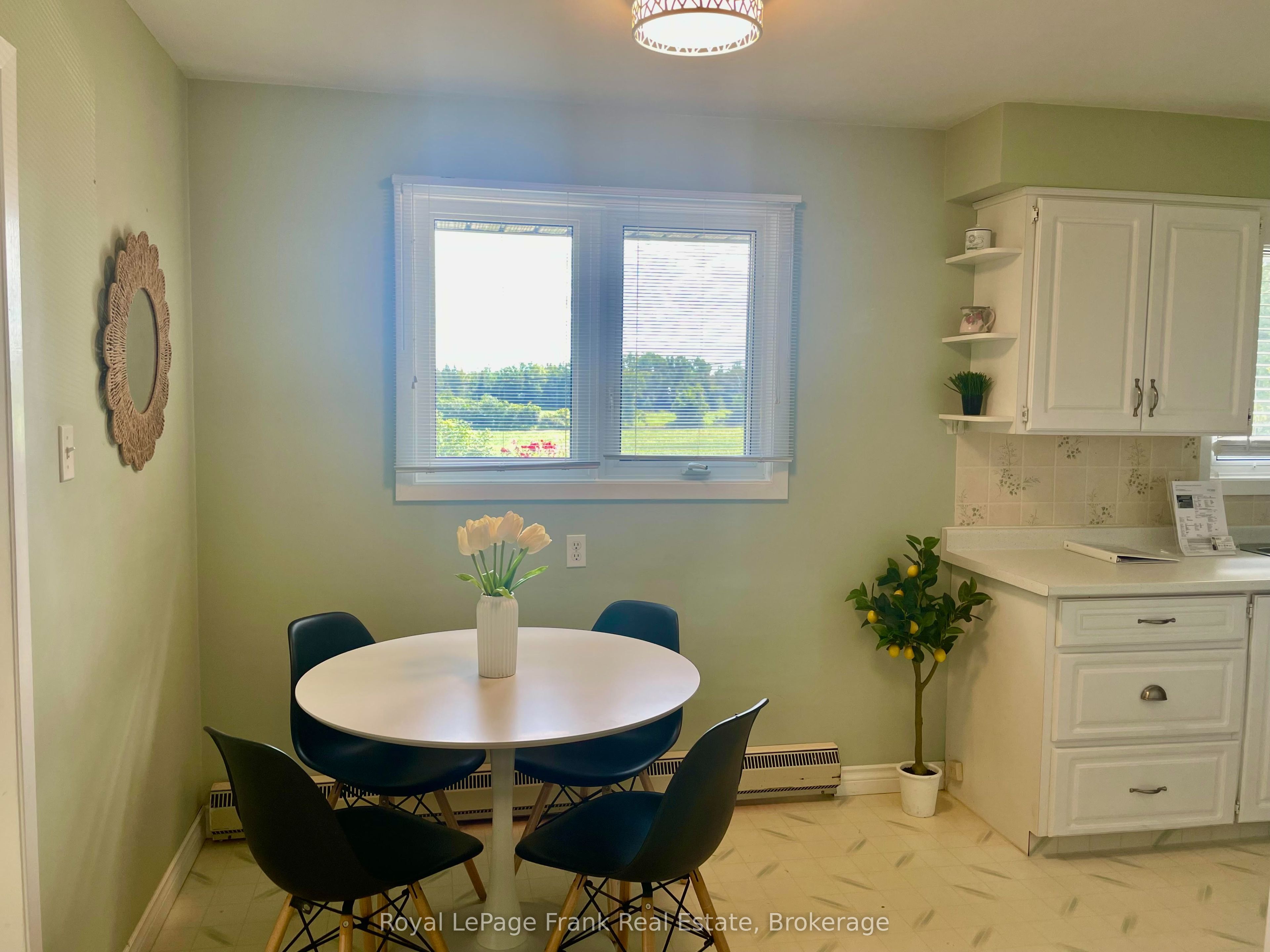 1834 7th Line Property Photo 12