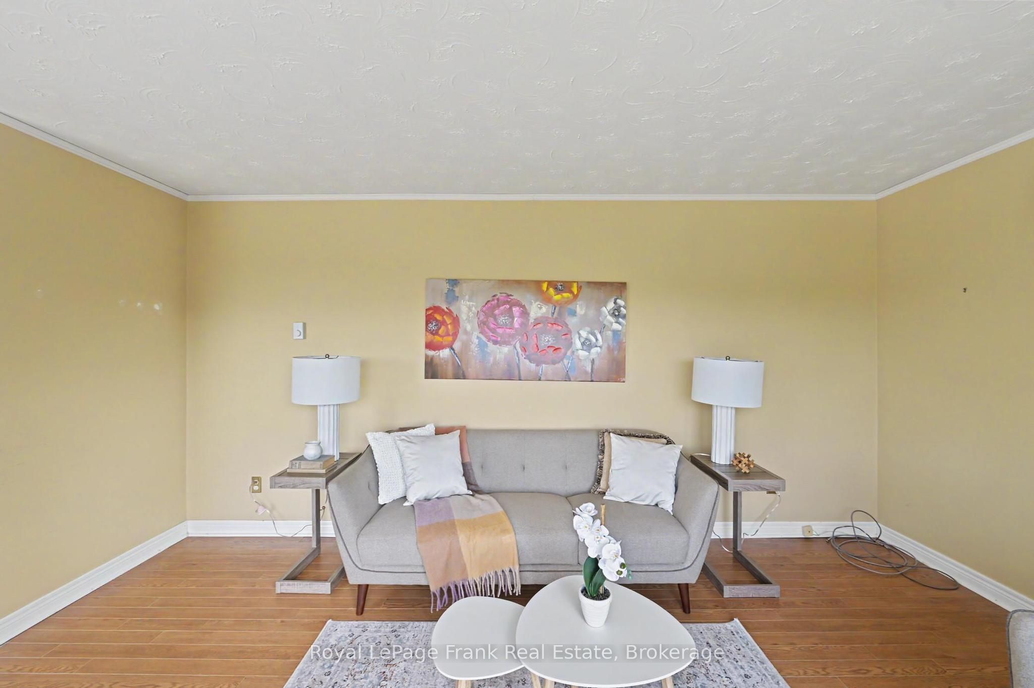 1834 7th Line Property Photo 13
