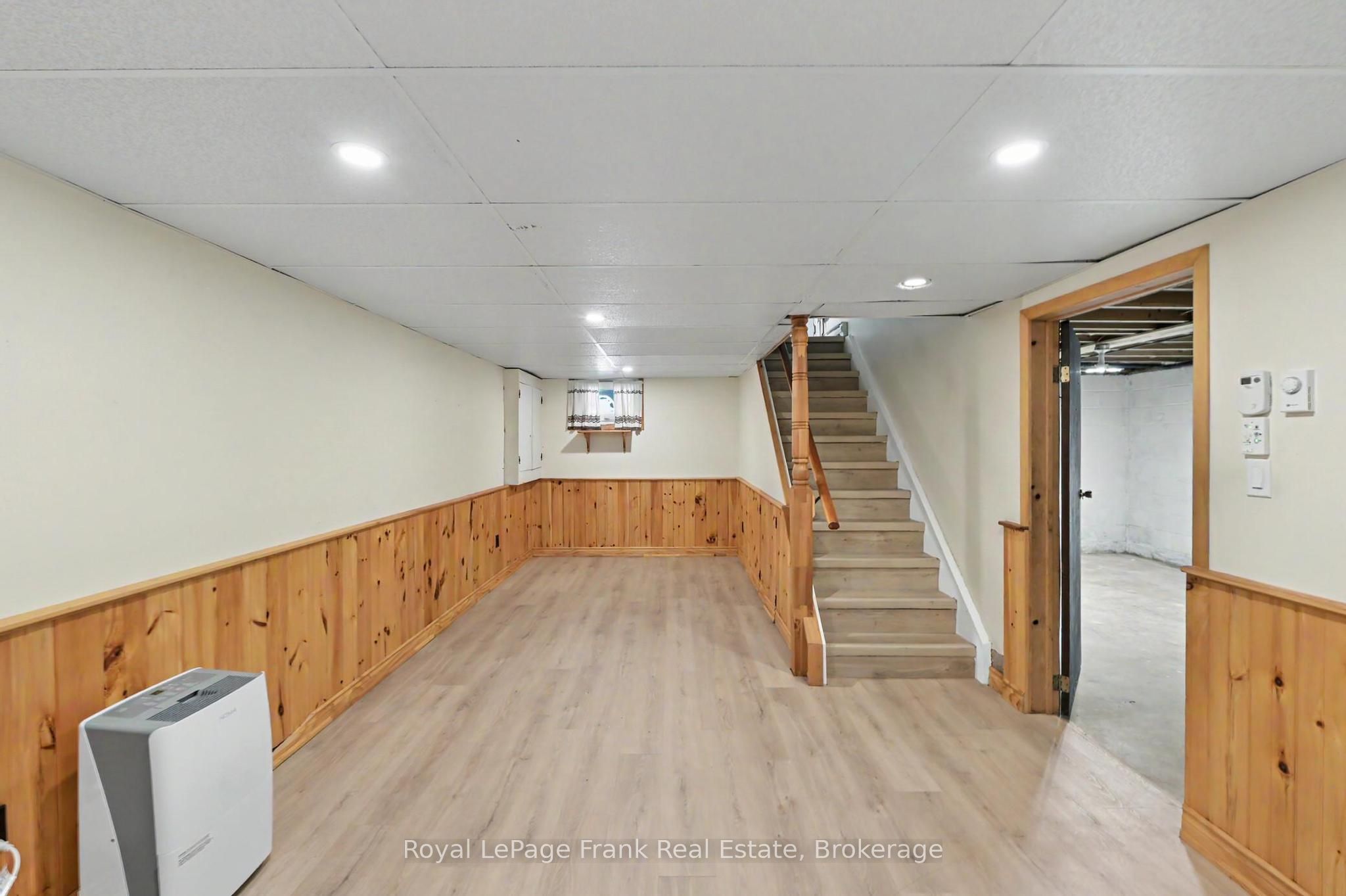 1834 7th Line Property Photo 23