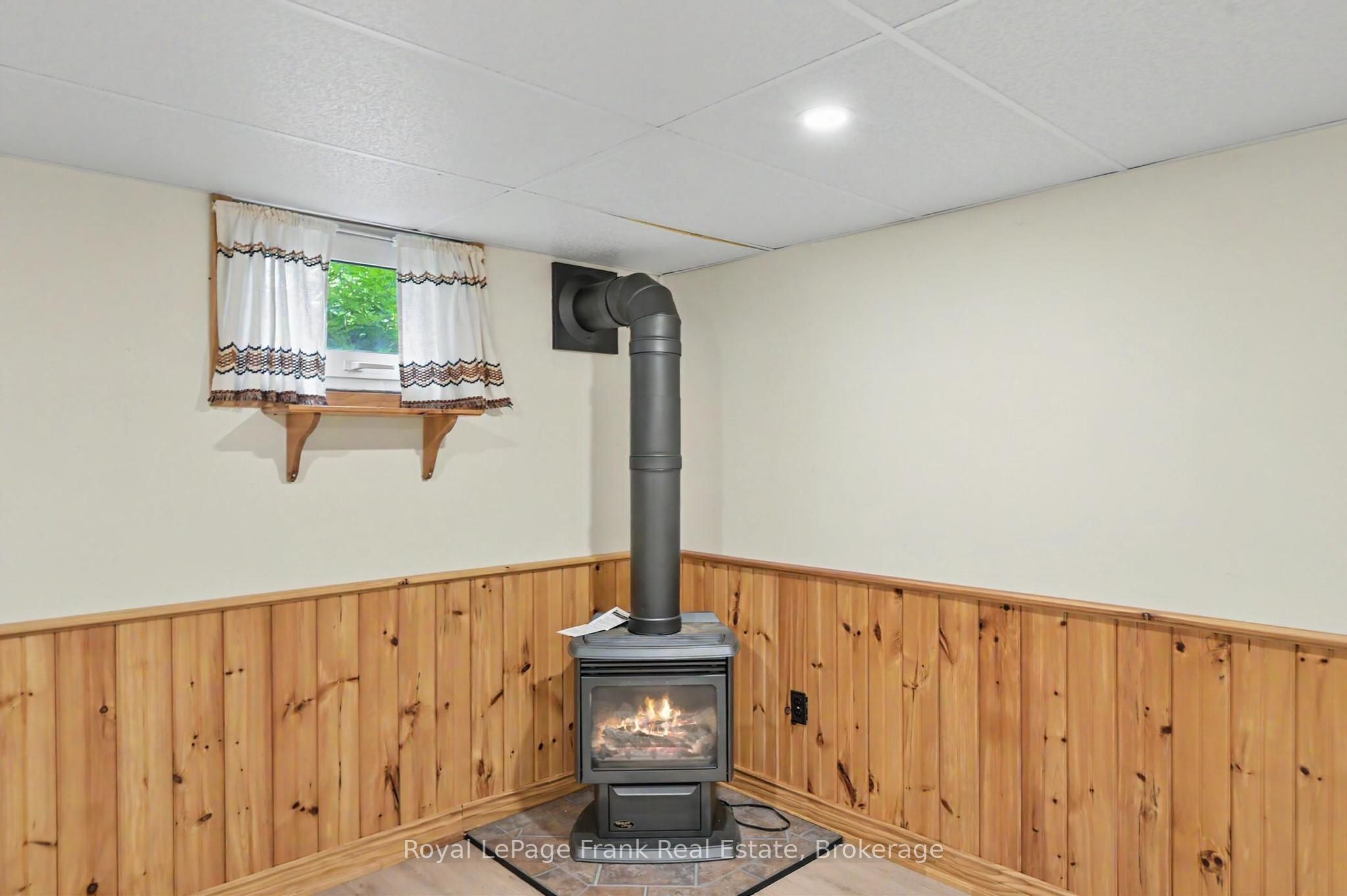 1834 7th Line Property Photo 25