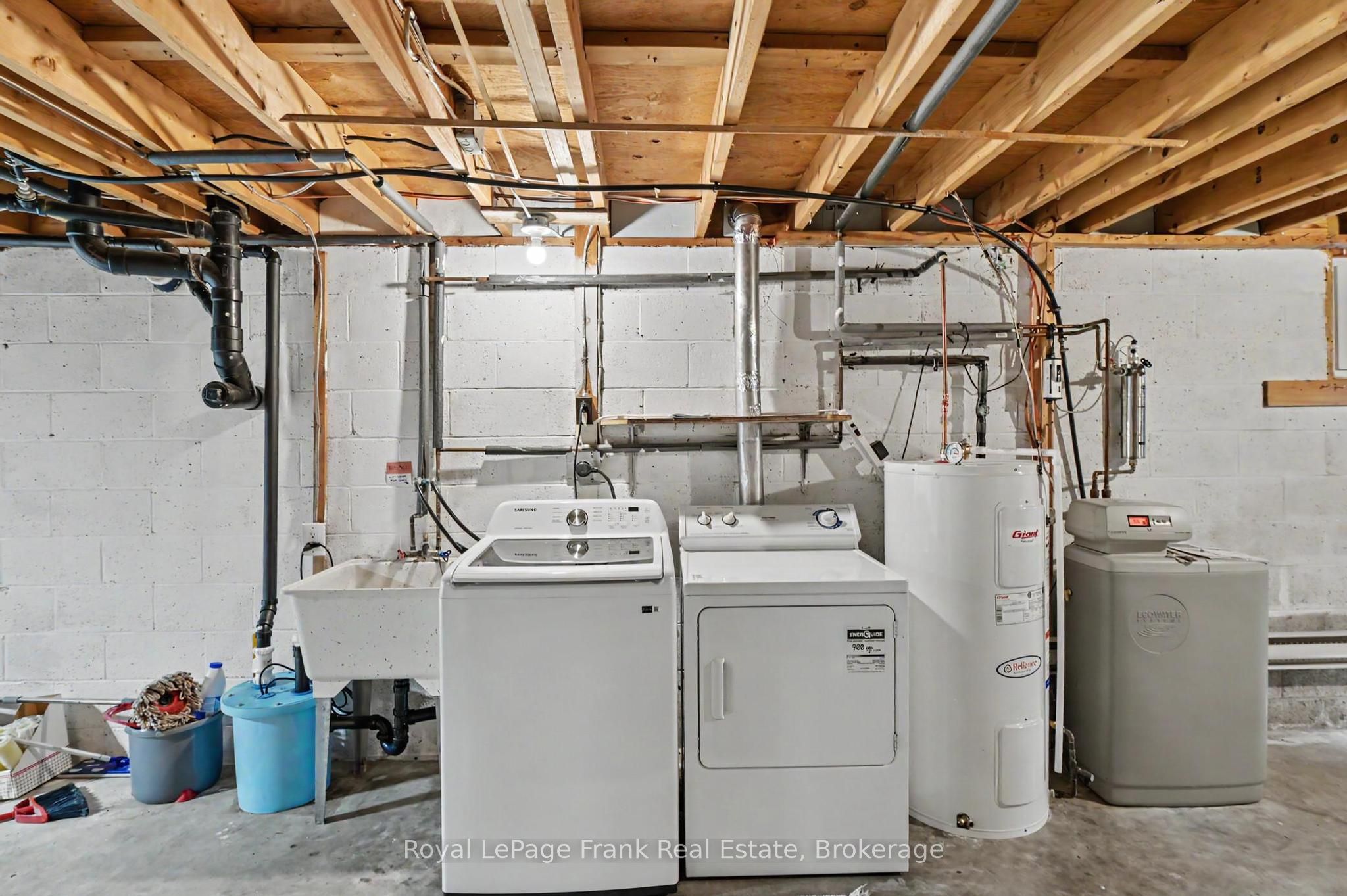 1834 7th Line Property Photo 27