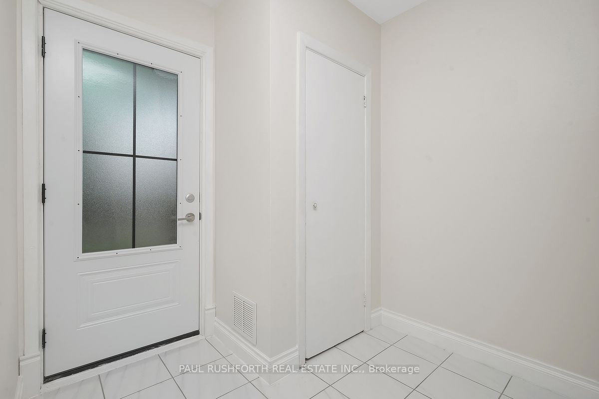 2418 Clementine Boulevard Property Photo 3