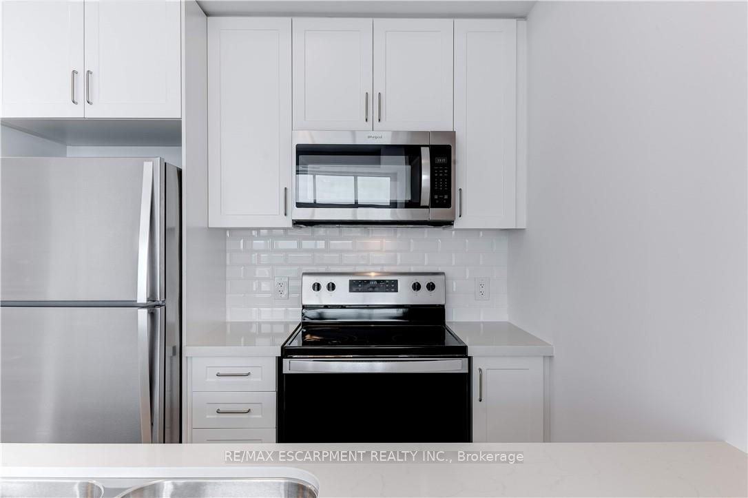 450 Dundas Street 1204 Property Photo 11