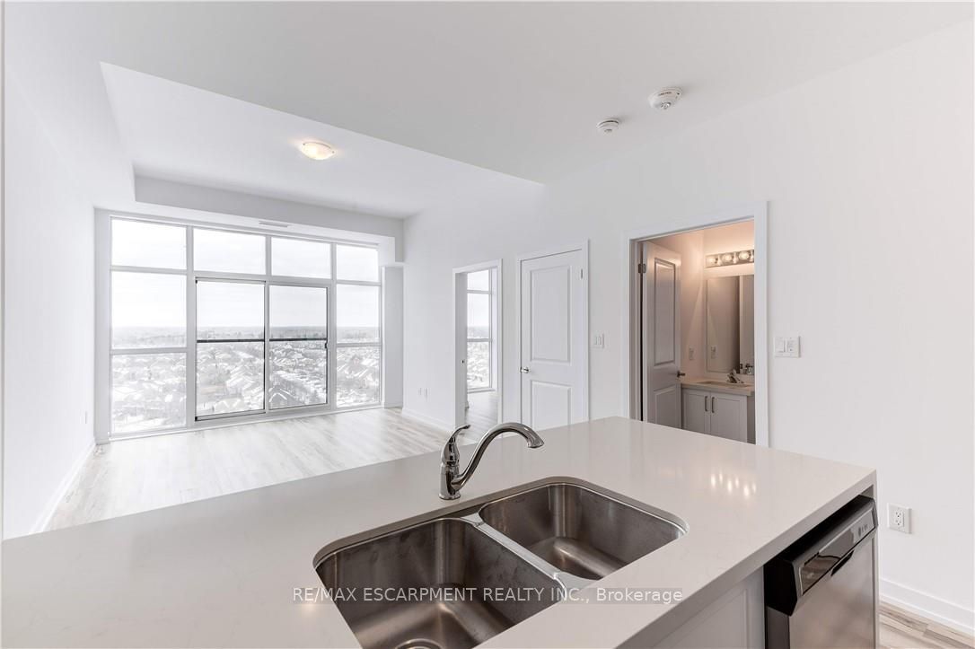 450 Dundas Street 1204 Property Photo 19