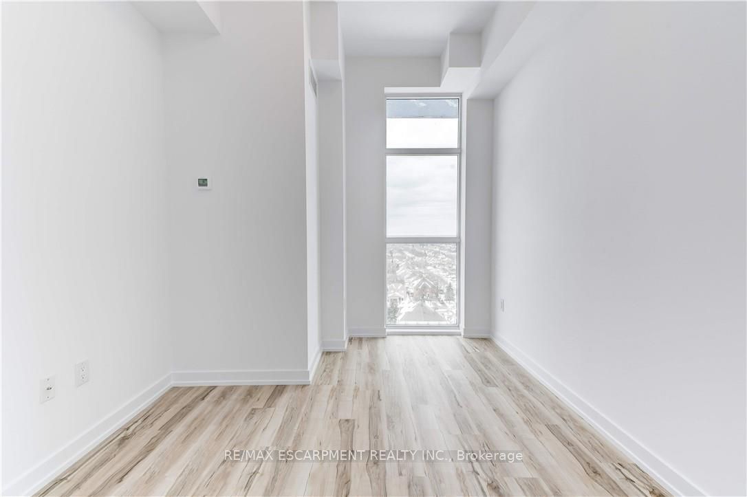 450 Dundas Street 1204 Property Photo 25