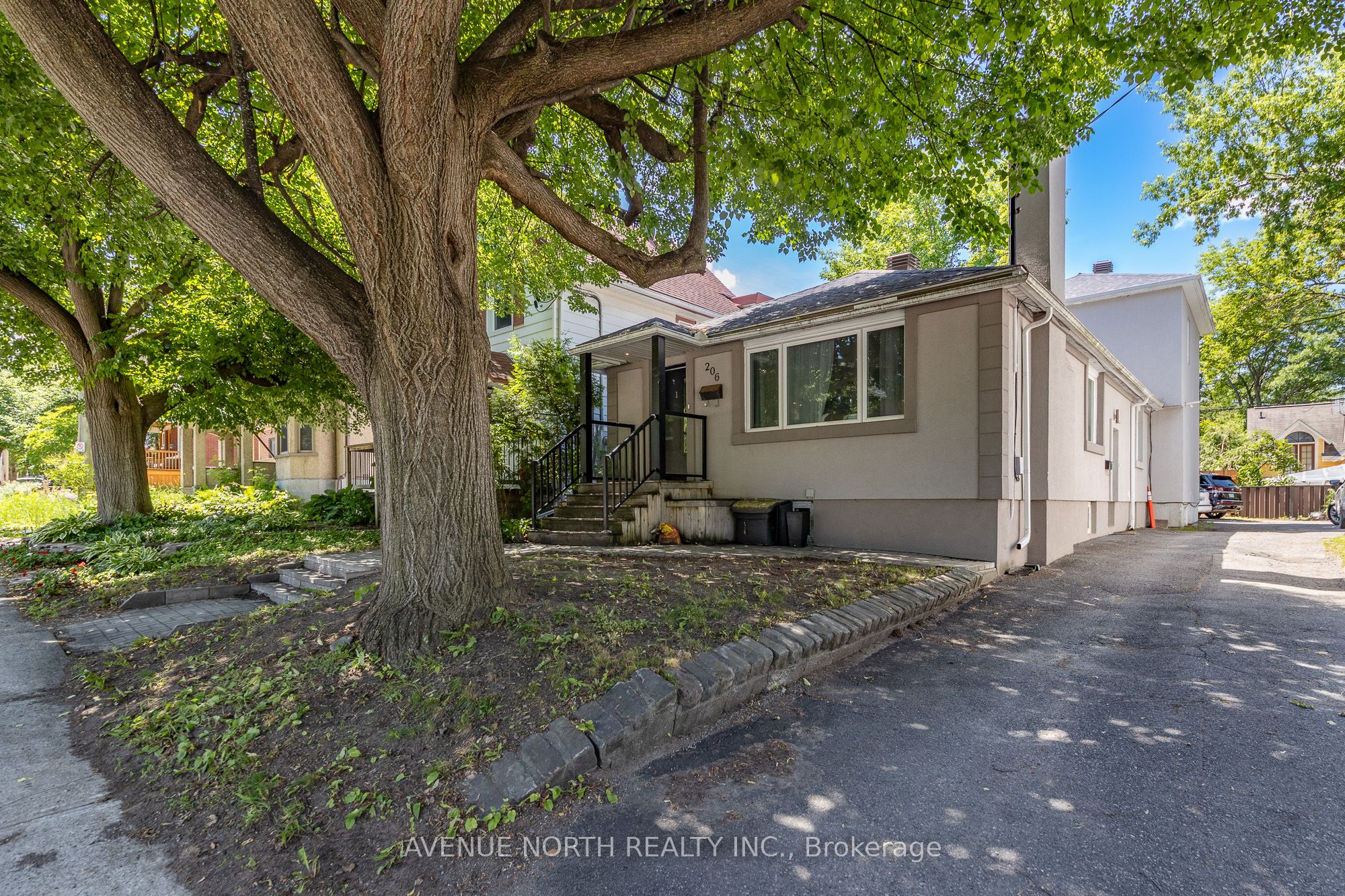 206 Blackburn Avenue Property Photo 1