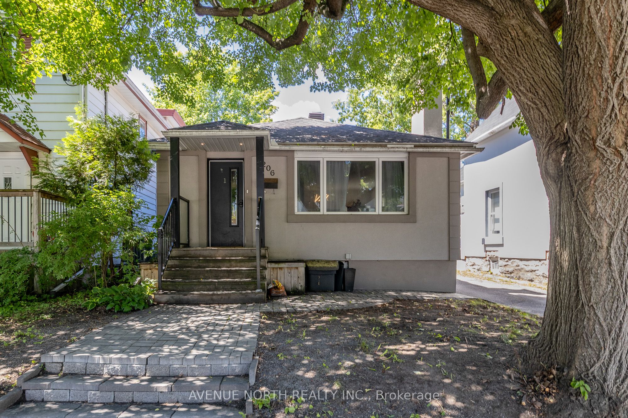 206 Blackburn Avenue Property Photo 2