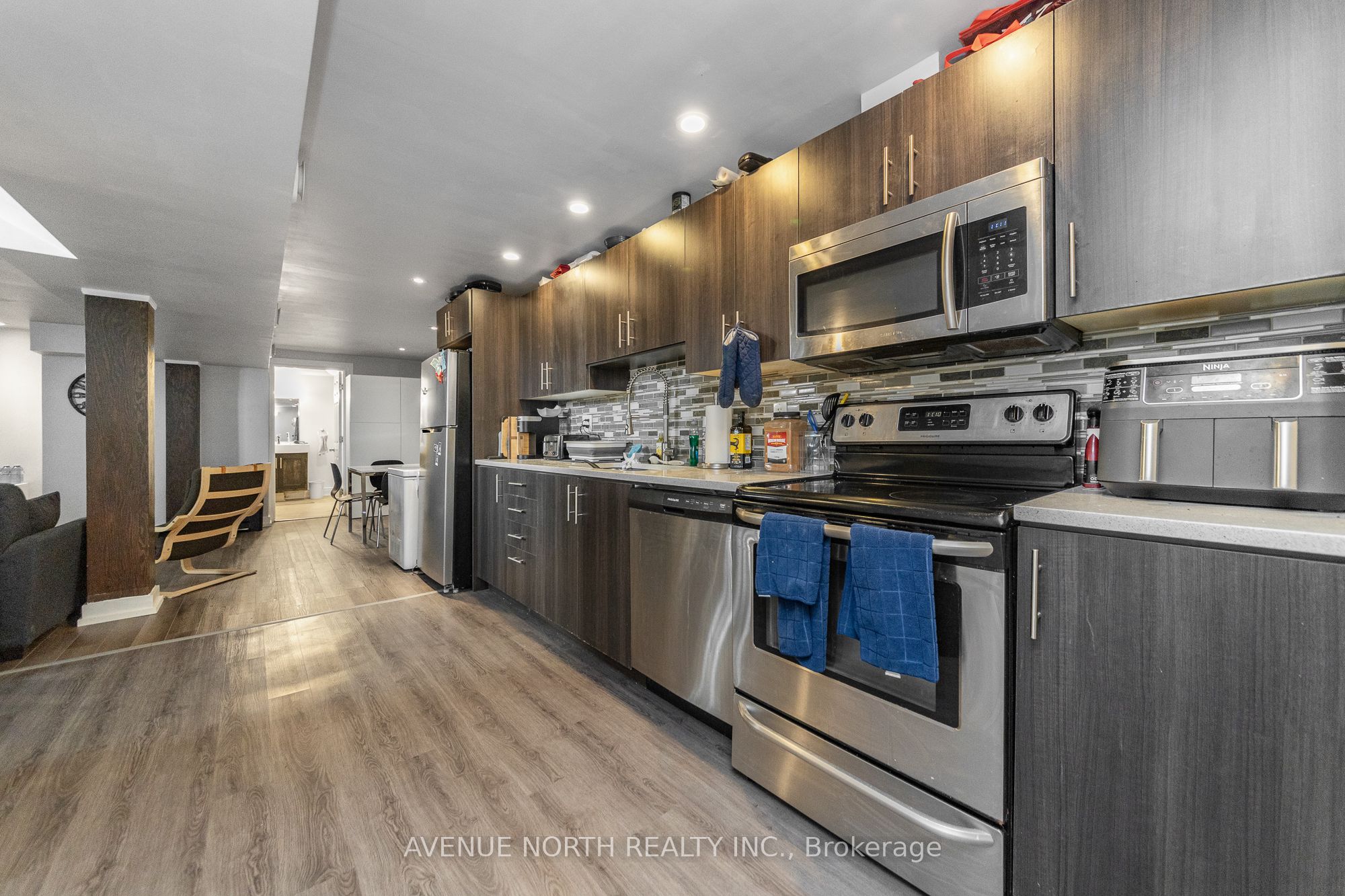 206 Blackburn Avenue Property Photo 33
