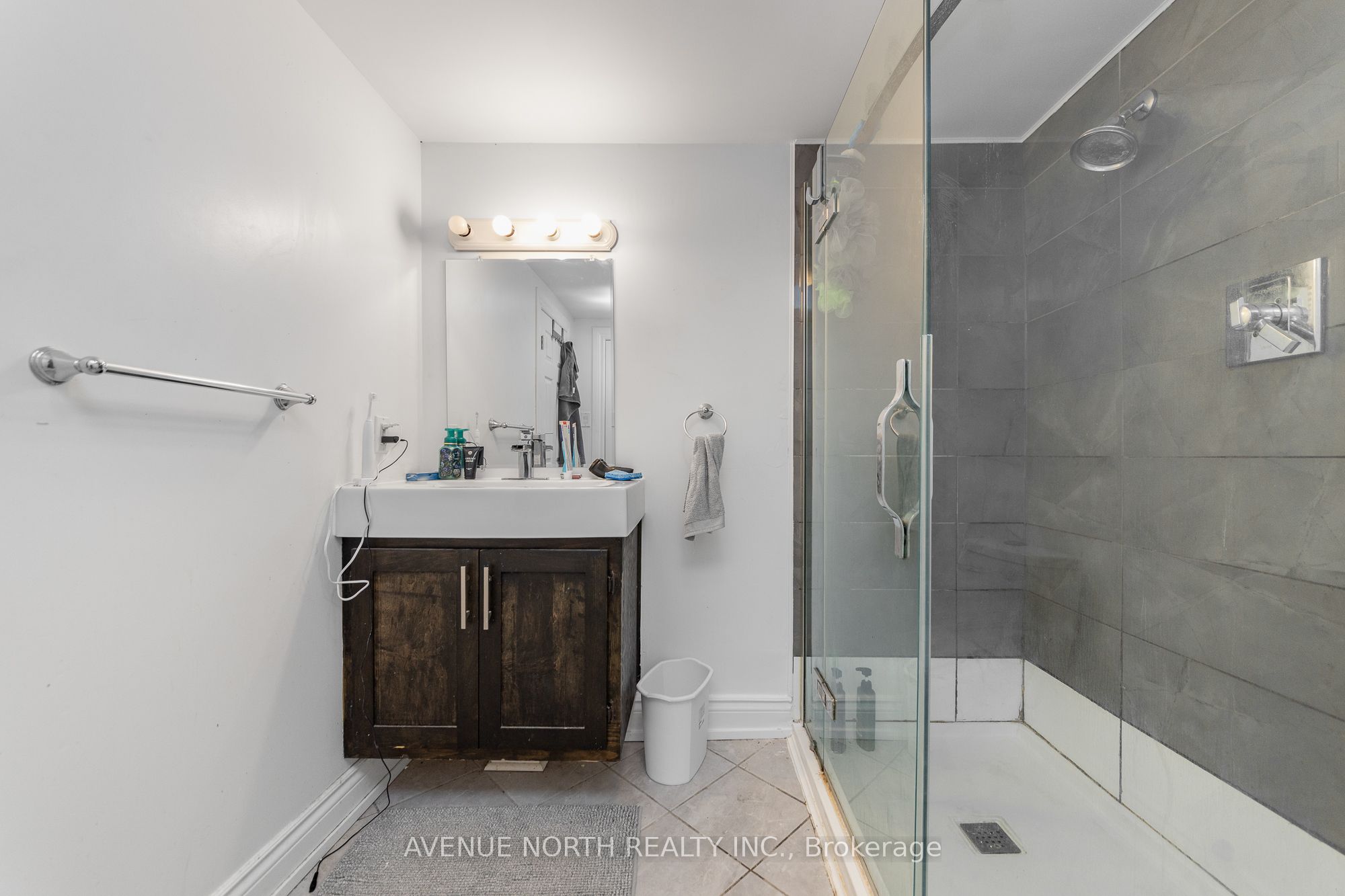 206 Blackburn Avenue Property Photo 38