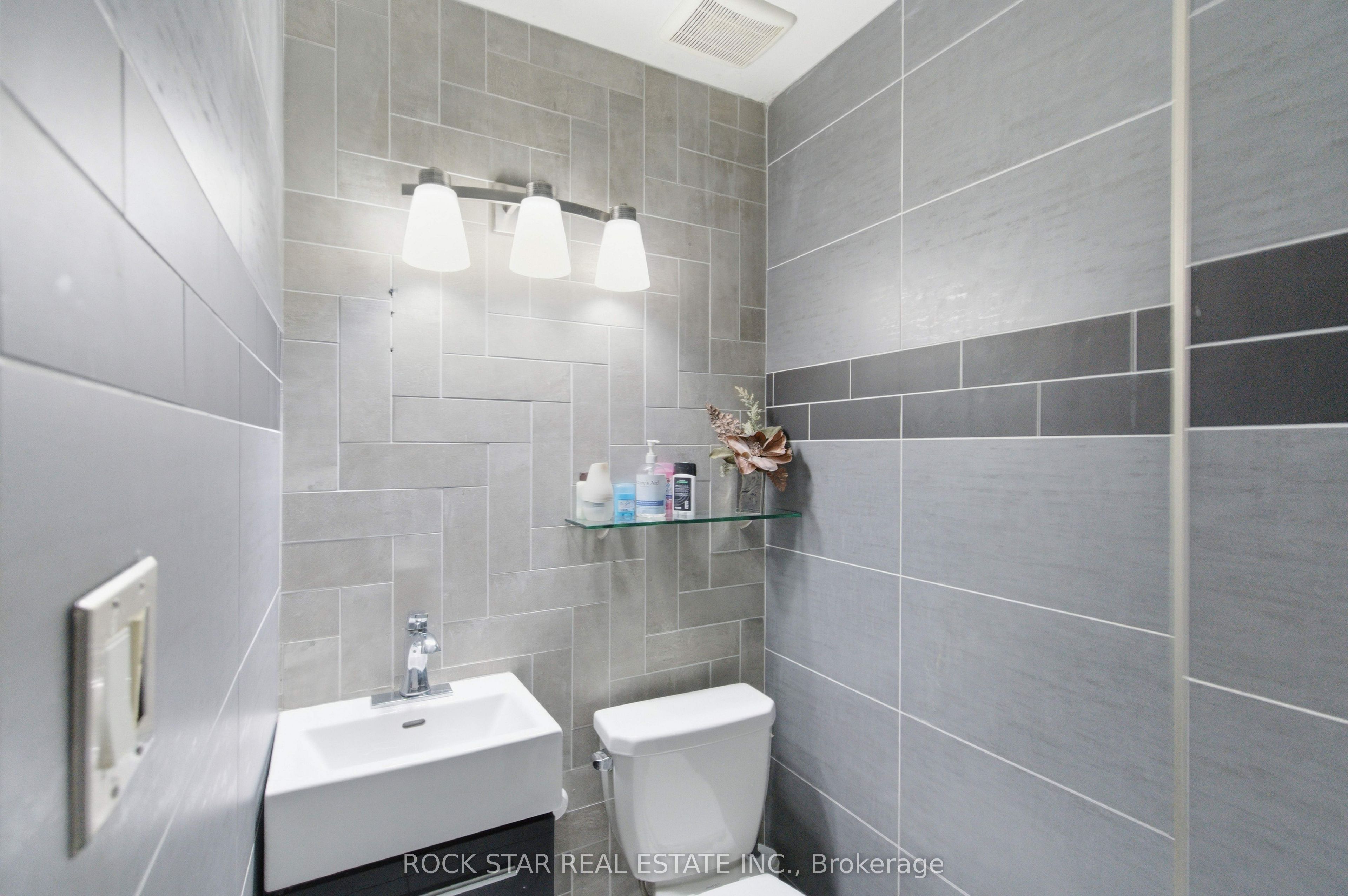 916 Stone Church Road E Property Photo 16