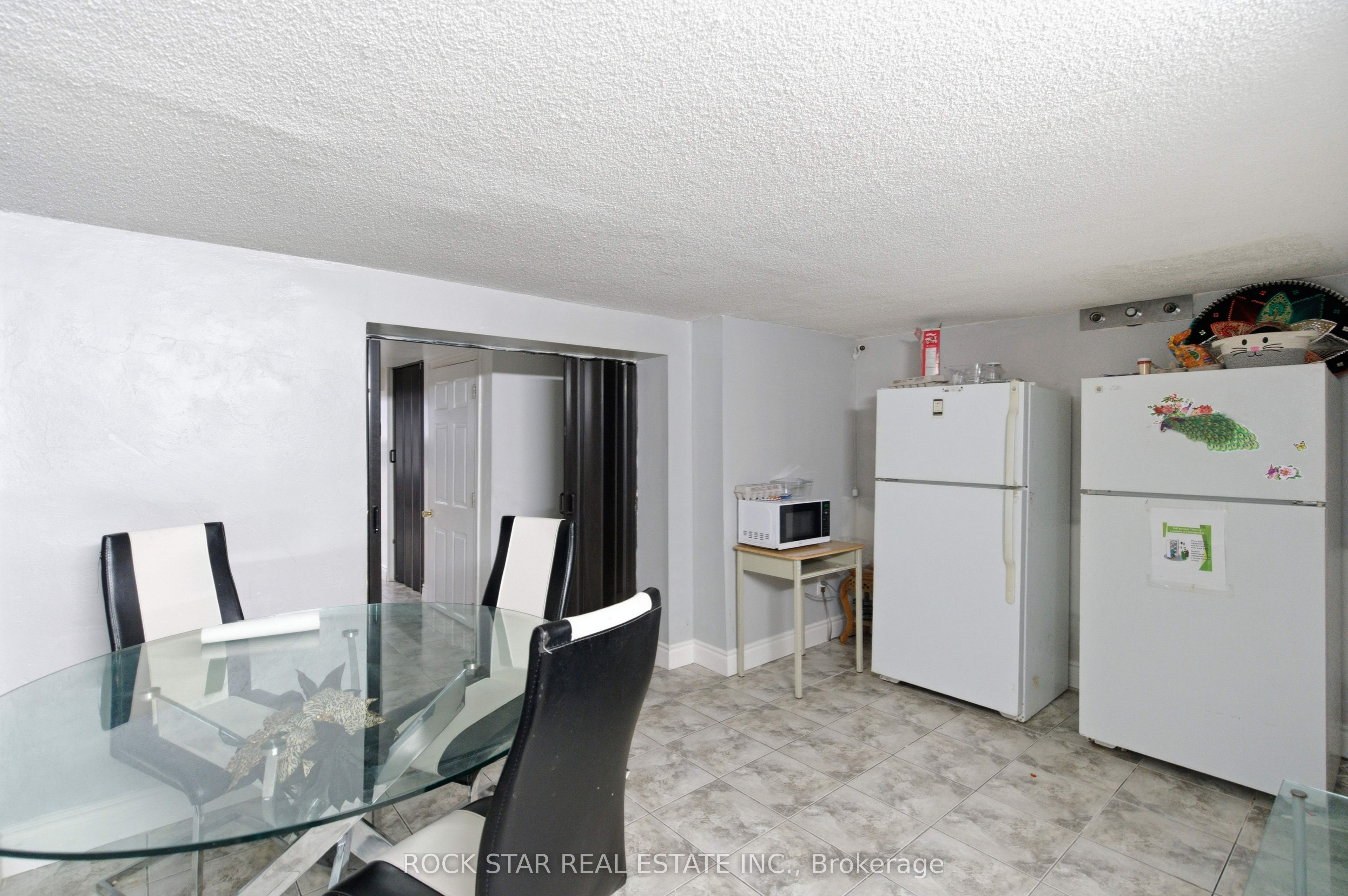 916 Stone Church Road E Property Photo 26