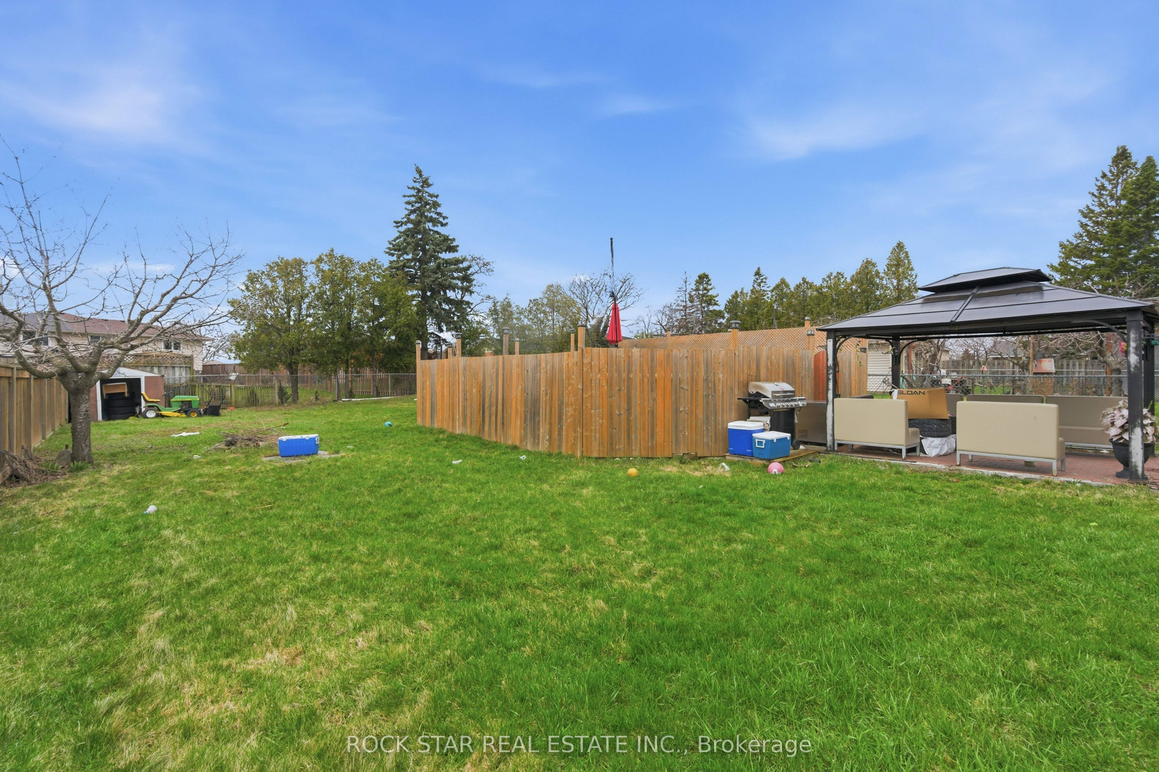 916 Stone Church Road E Property Photo 31