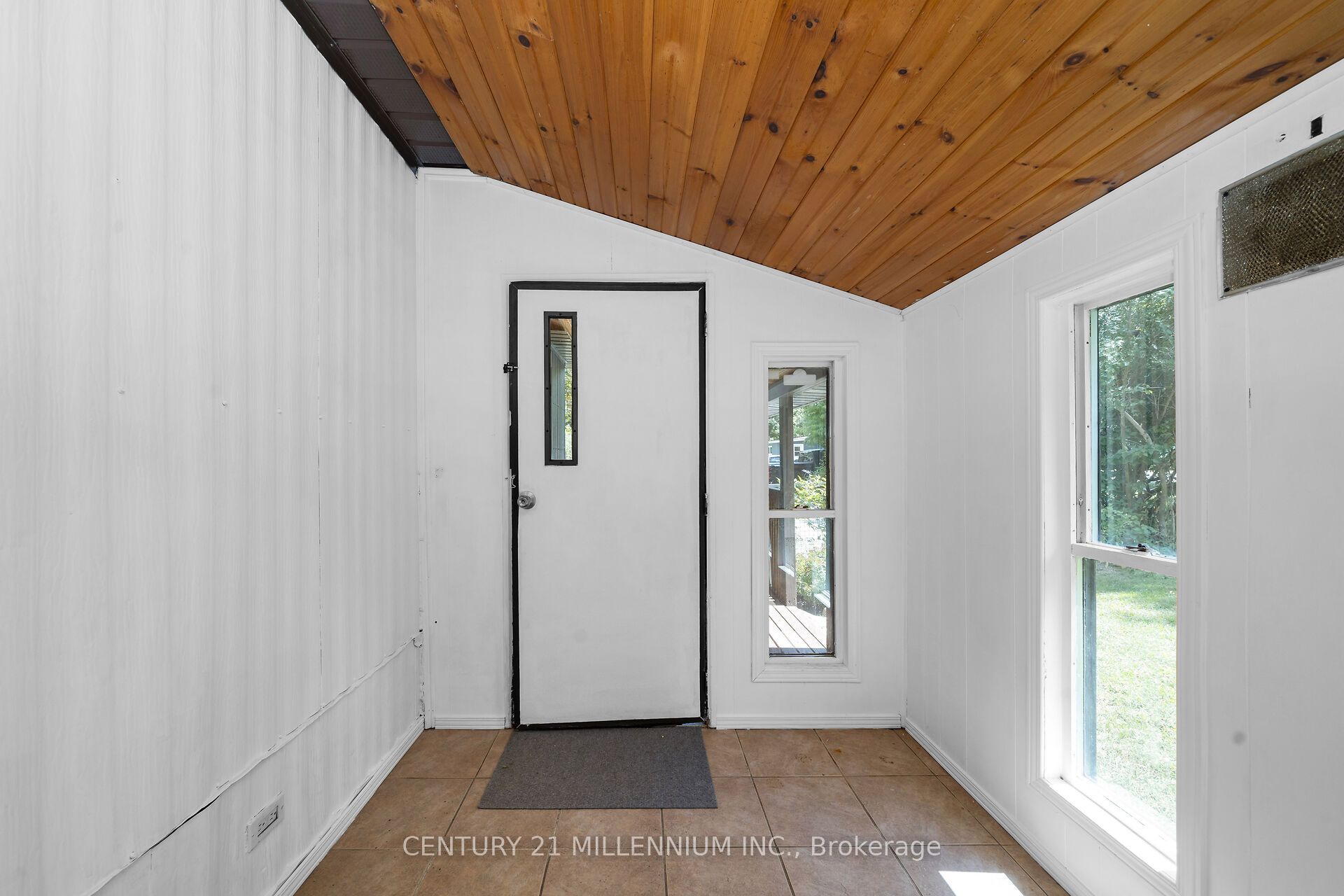 10 Park Boulevard Property Photo 8