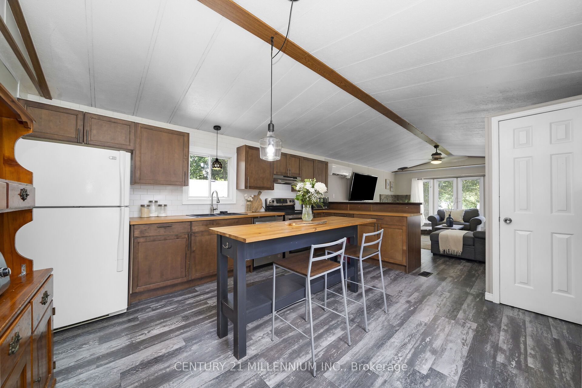 10 Park Boulevard Property Photo 10