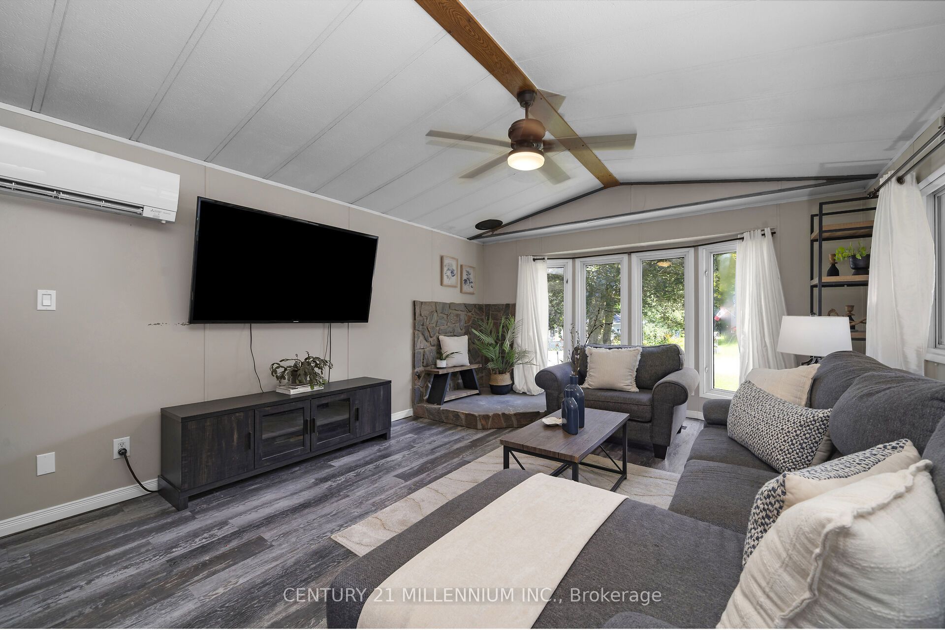 10 Park Boulevard Property Photo 14