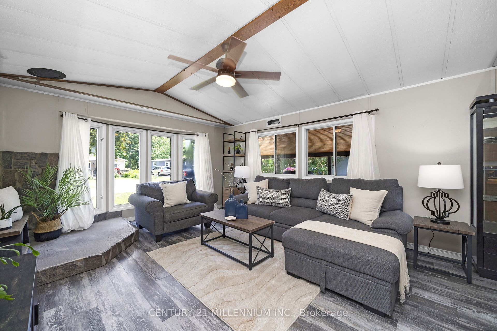 10 Park Boulevard Property Photo 15