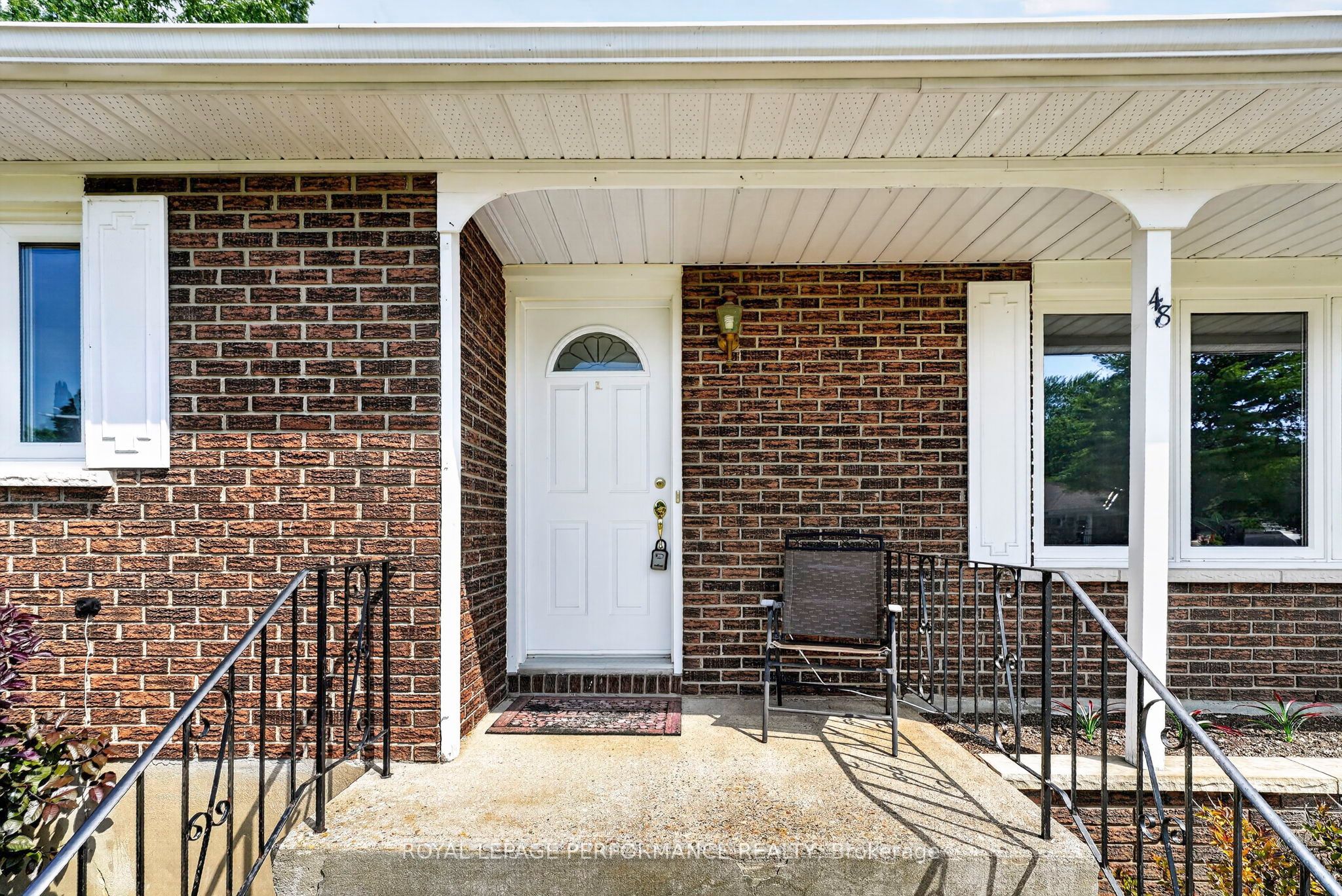 48 Pine Street Property Photo 2