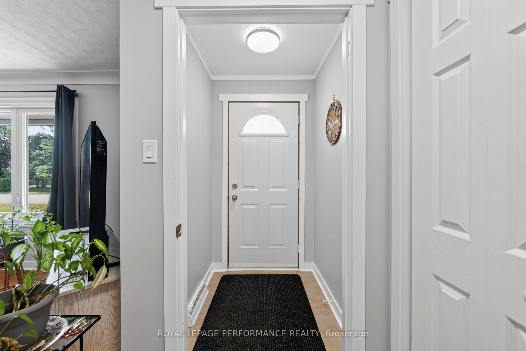 48 Pine Street Property Photo 3