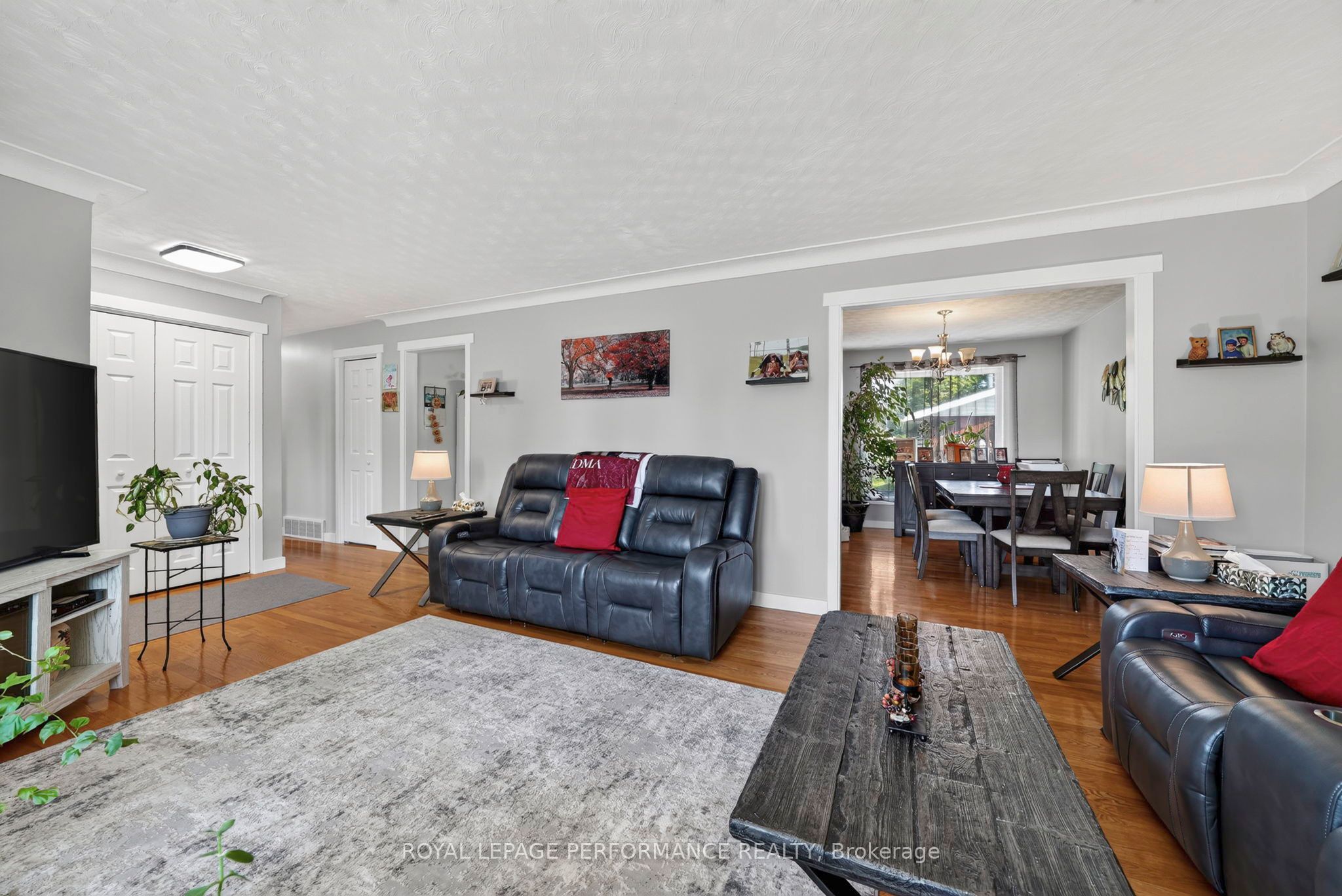 48 Pine Street Property Photo 6
