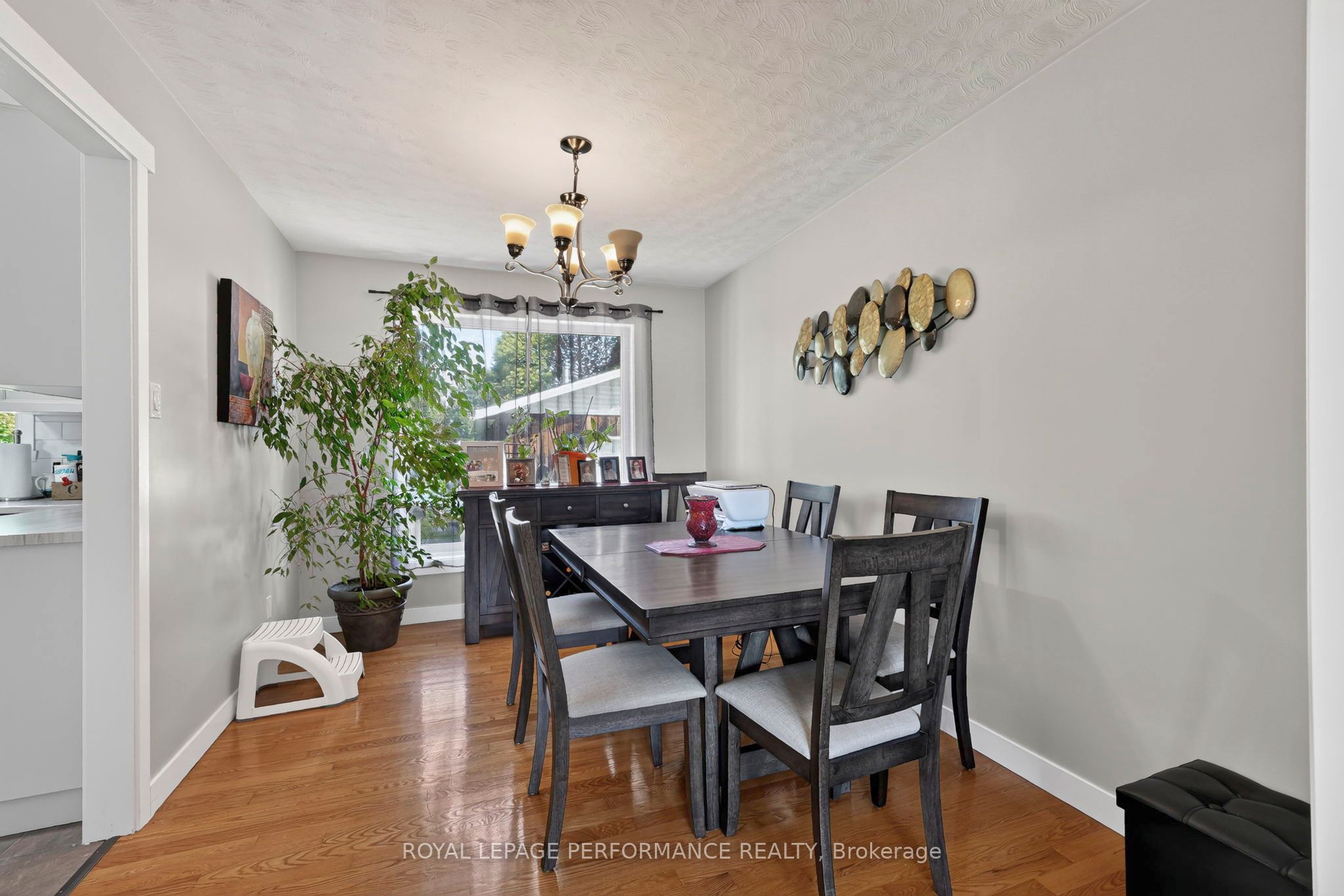 48 Pine Street Property Photo 8