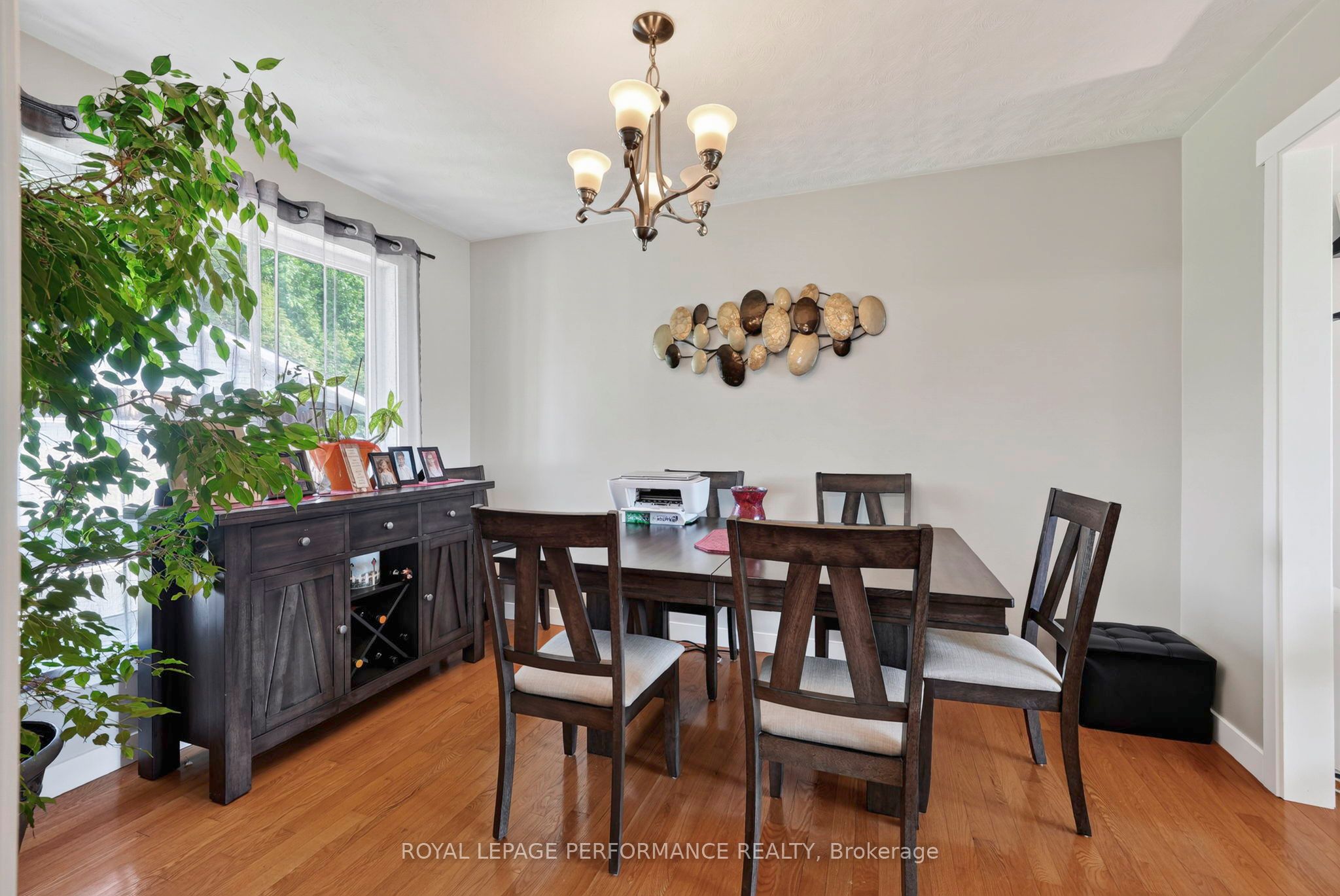 48 Pine Street Property Photo 9