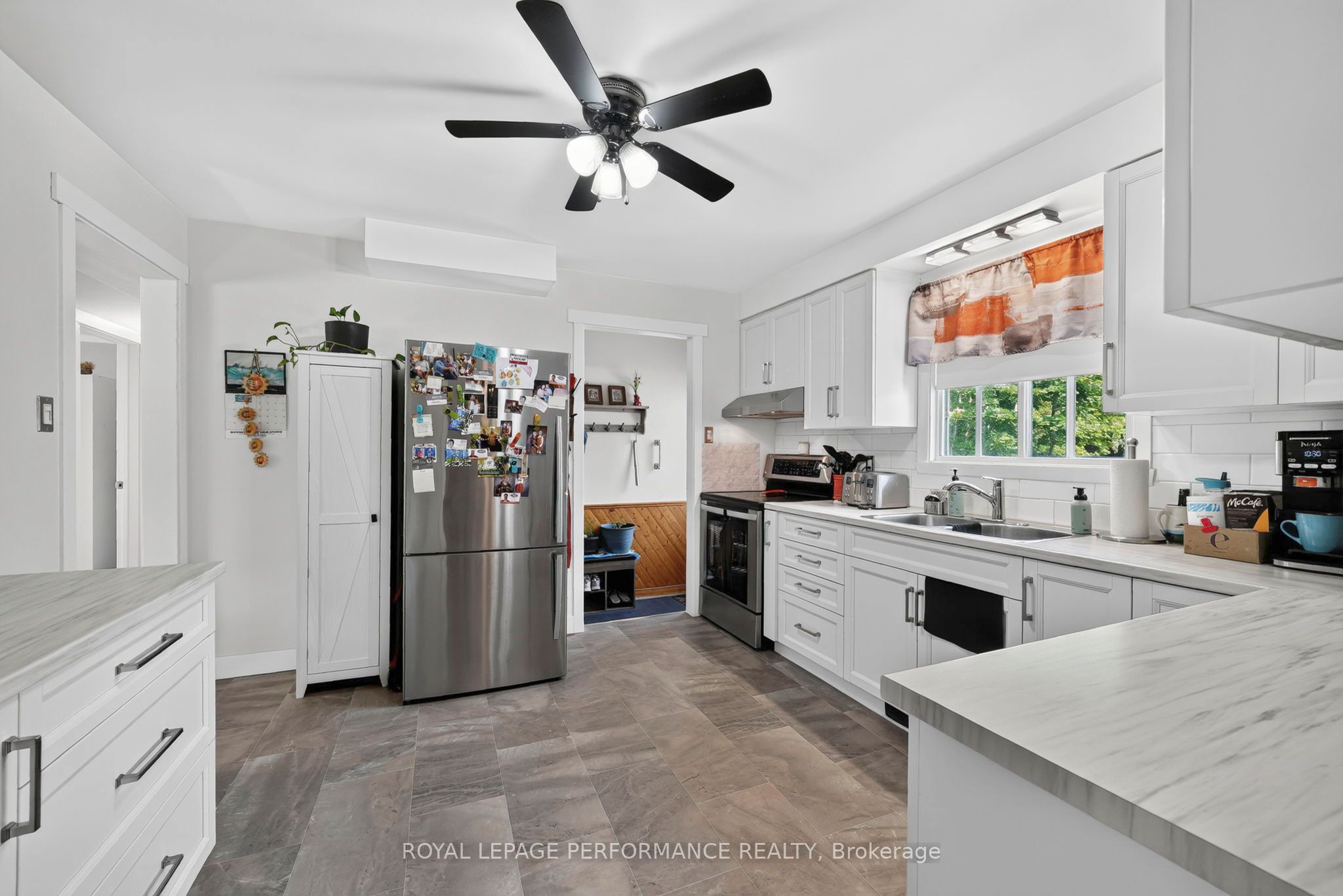 48 Pine Street Property Photo 10