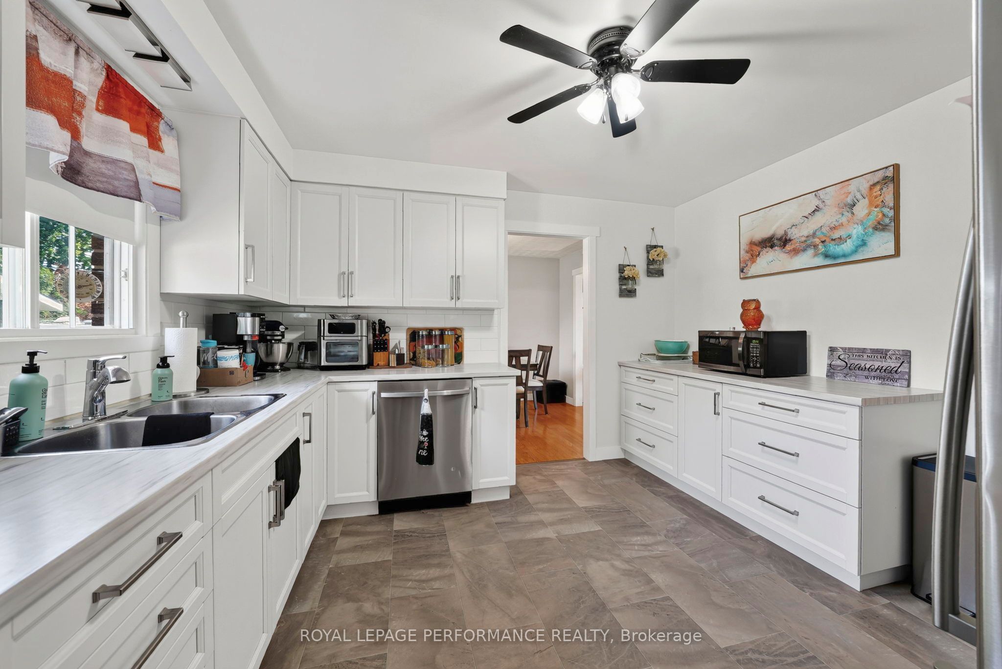 48 Pine Street Property Photo 12