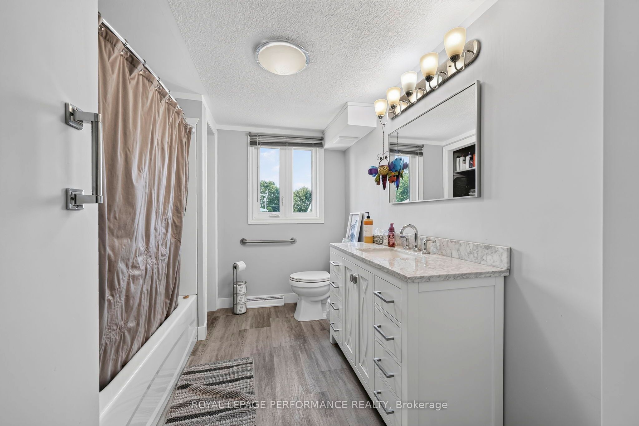 48 Pine Street Property Photo 14