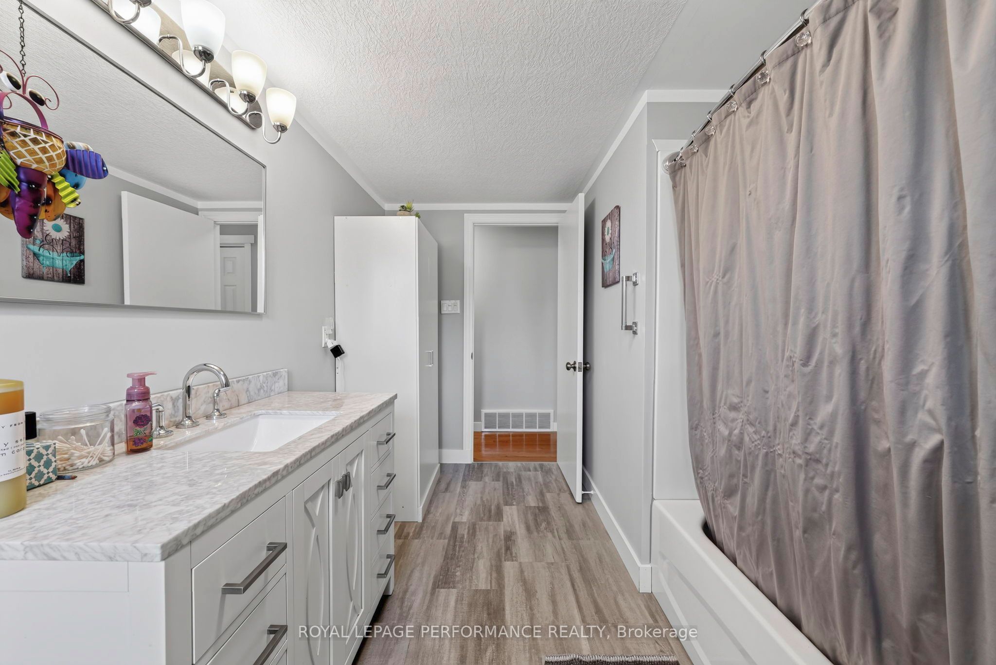 48 Pine Street Property Photo 16