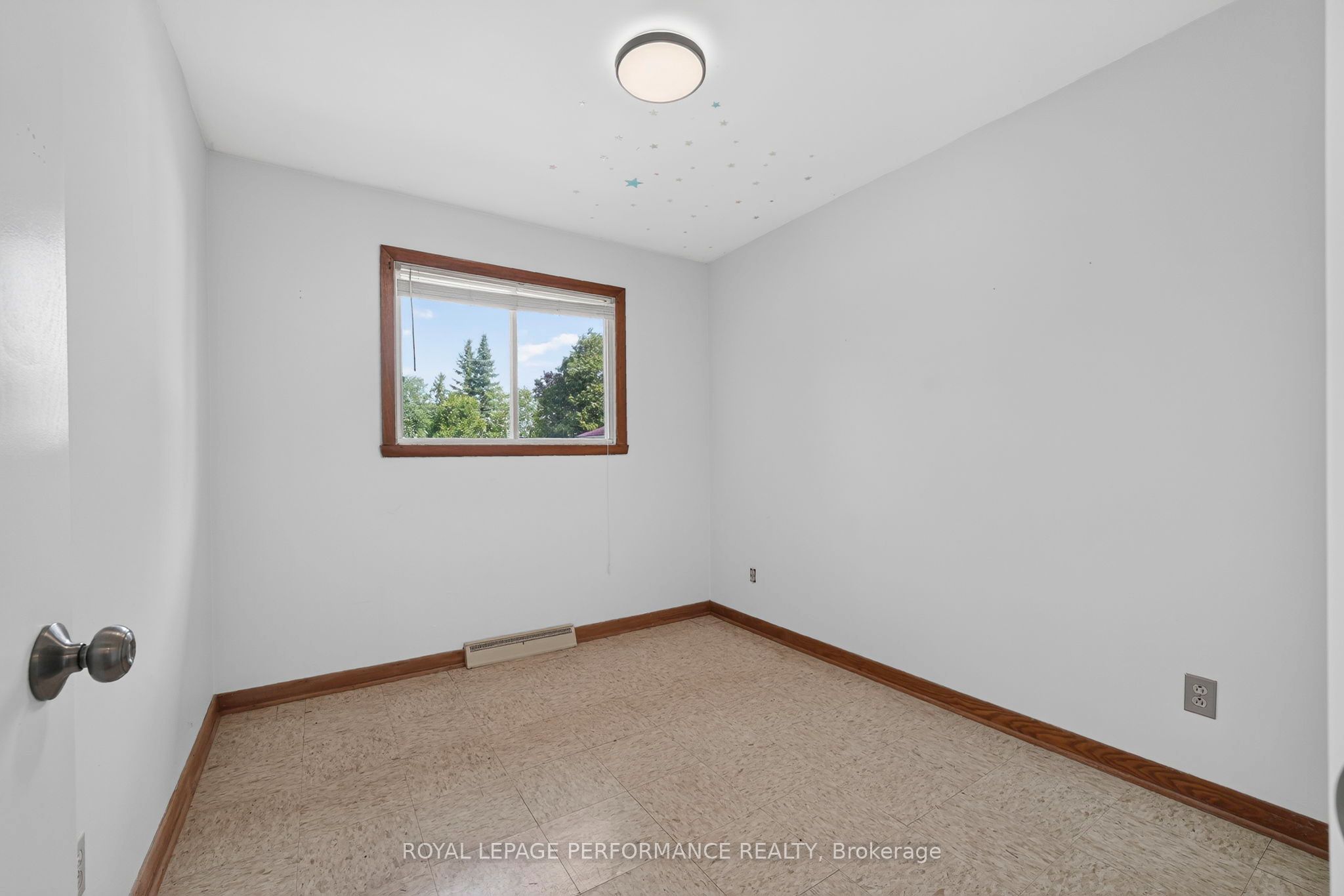 48 Pine Street Property Photo 23